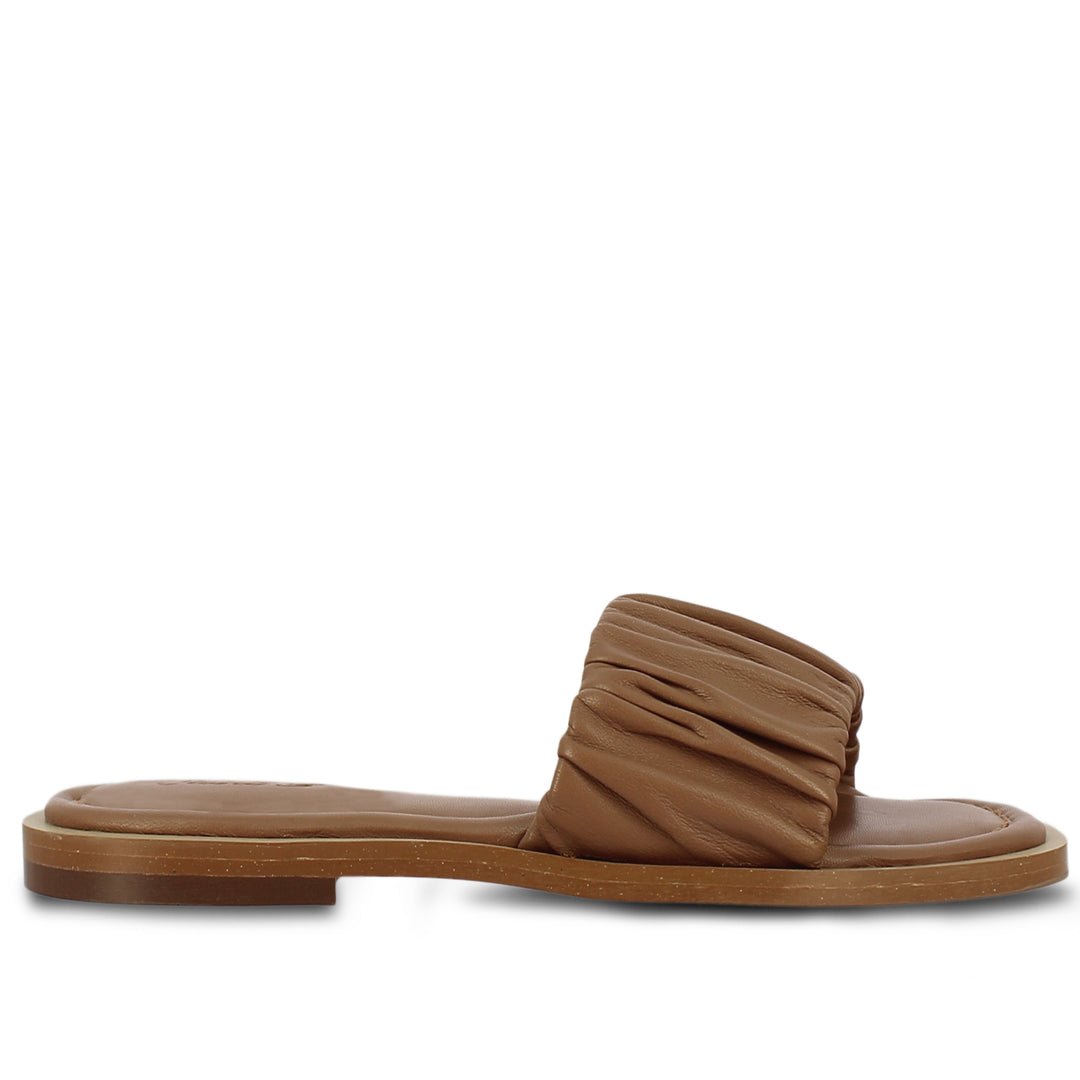 Saint Beatrice Cuoio Handcrafted Leather Slides: Timeless elegance in every step. Genuine leather comfort for a stylish stride