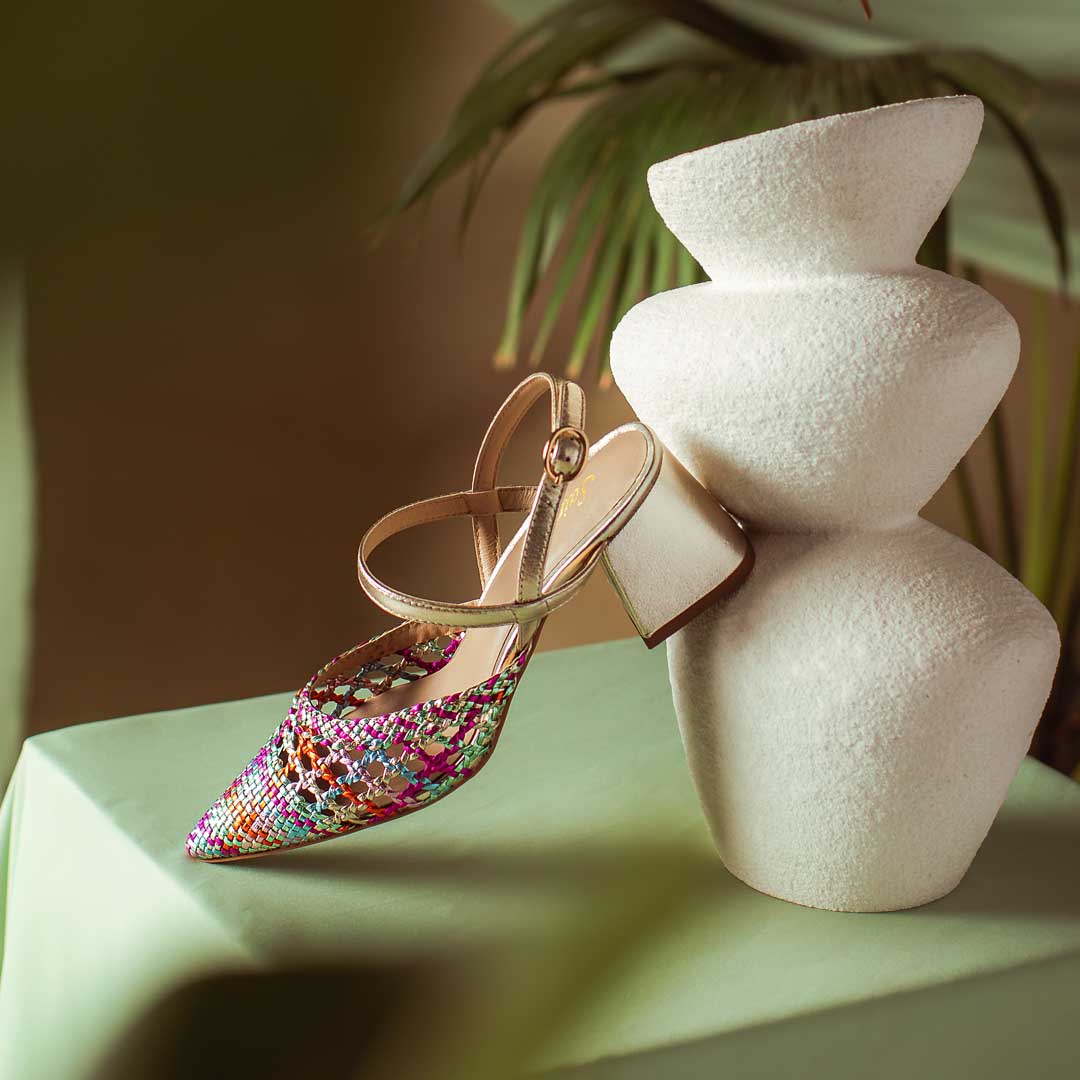 All-Day Confidence: The Power of Saint Elio Leather Pump Heels for Women in the Modern Era