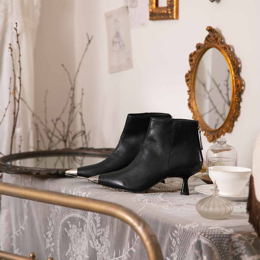 Saint Celvyn Black Leather Pointed Toe Cap Ankle Boots