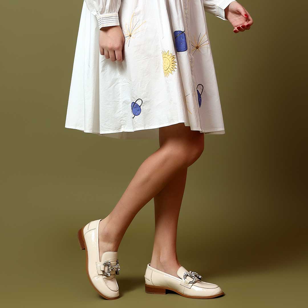 Saint Livia Crystal Buckle Beige Leather Moccasins