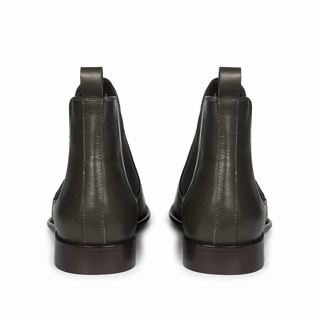 Saint Vittorio Olive Crust Leather Chelsea Boots