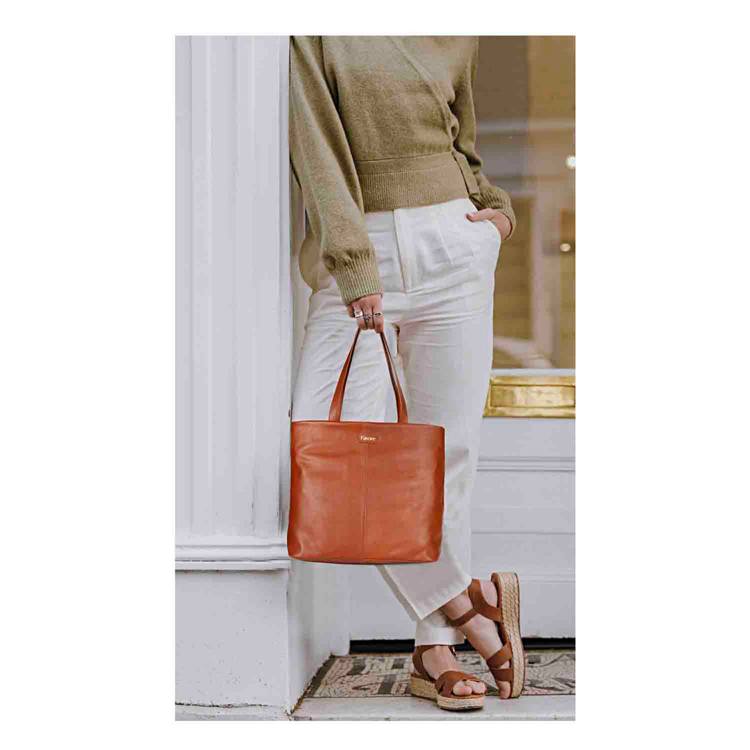 Favore Tan Leather Oversized Structured Hobo Bag – SaintG India