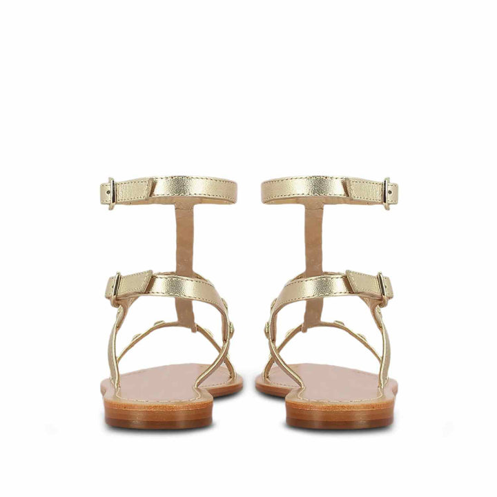 Saint Miriam Platin Leather Flat Sandals: Elegant and comfortable flat sandals in luxurious platinum leather for a stylish and relaxed look