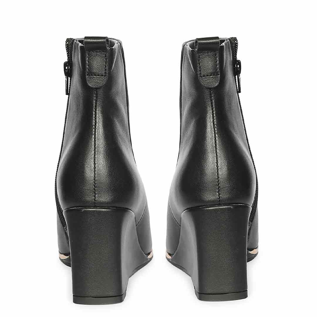 Saint Maelis Black Leather Wedge heel Ankle boots