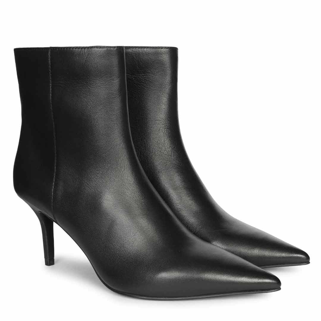 Saint Harriet Black Crinkle Patent Leather Kitten Heel Pointed Boots