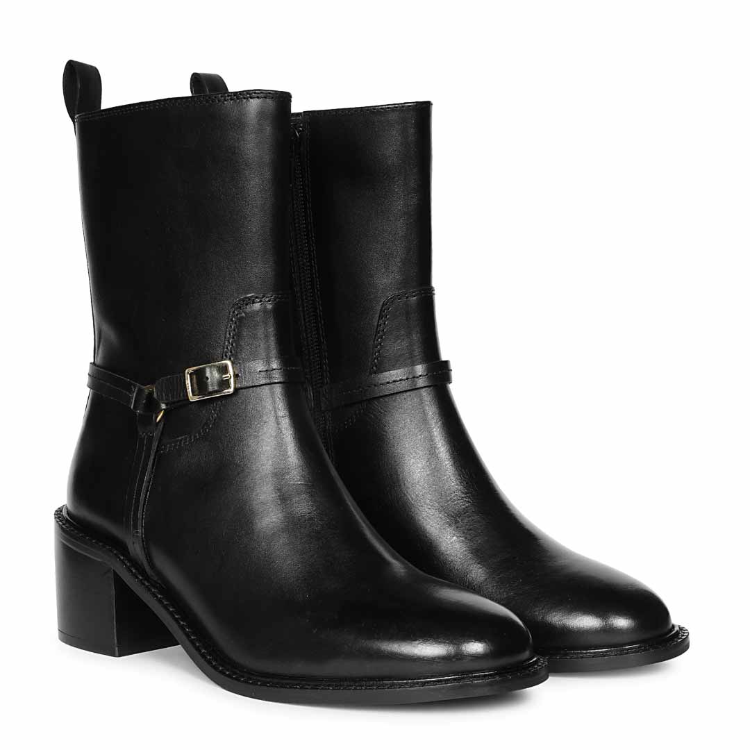 Saint Adele O- Ring Black Leather High Ankle Boots