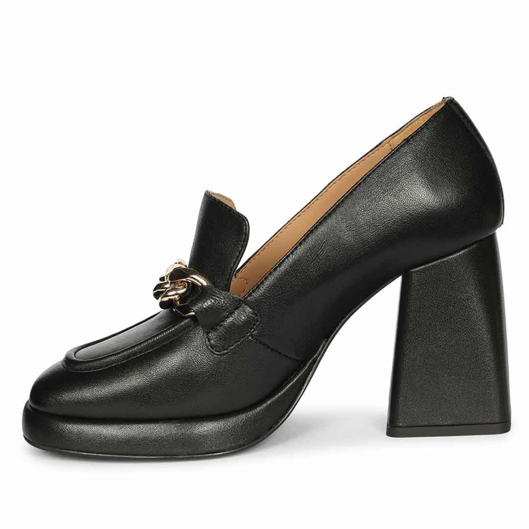 Saint Benoîte Black Leather Handcrafted Moccasins