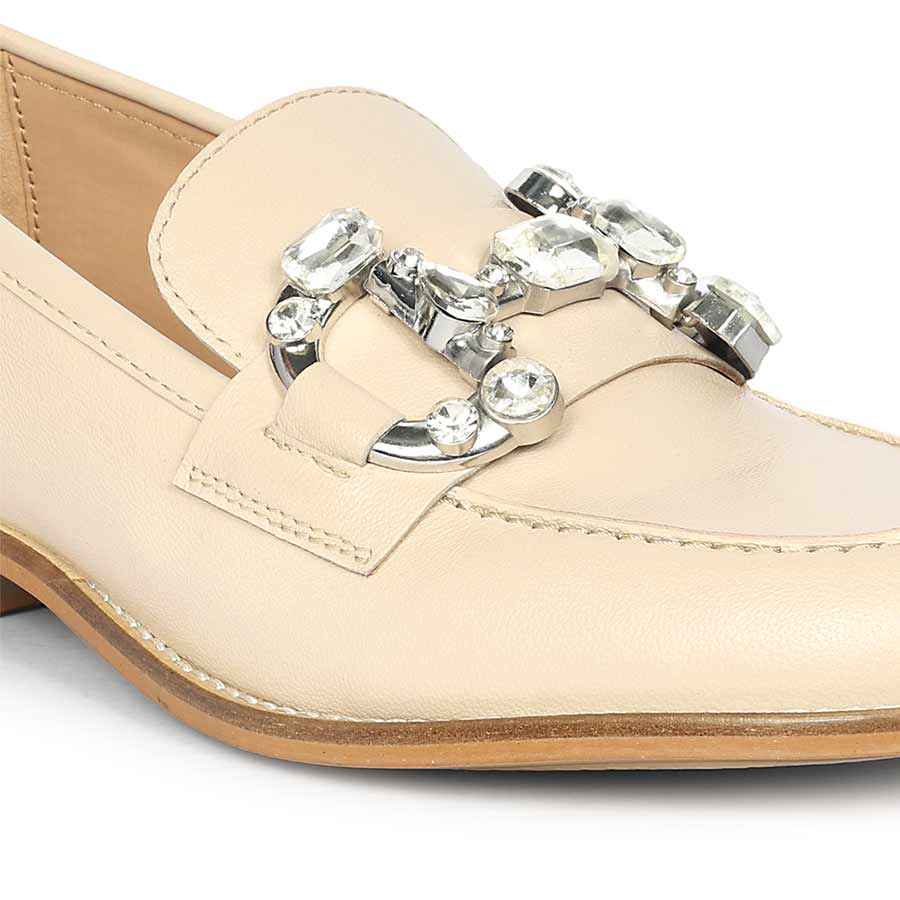 Saint Livia Crystal Buckle Beige Leather Moccasins