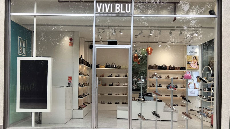 VIVI BLU - Mid Town Banner