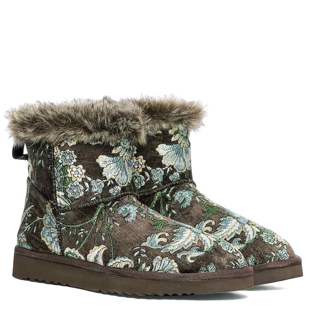 Saint Winifred Grey Floral Snug Boots: Elegant floral embroidery on soft grey fabric for stylish comfort