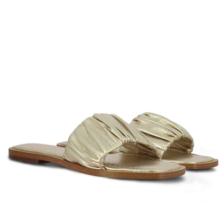 Sophisticated Saint Beatrice Platin Handcrafted Leather Slides - Elegant, comfortable, and timeless fashion for your feet