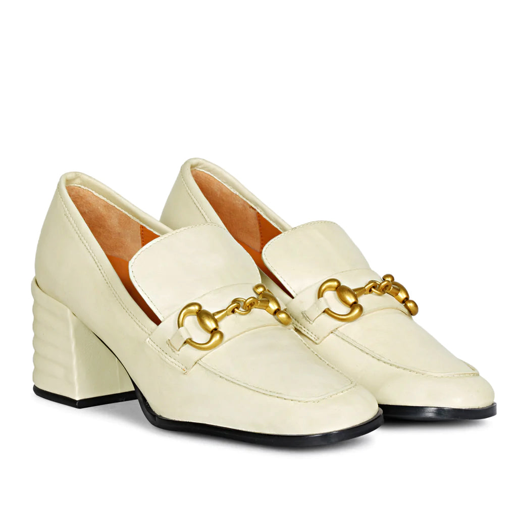 Saint Valentina Off White Leather Handcrafted Moccasins
