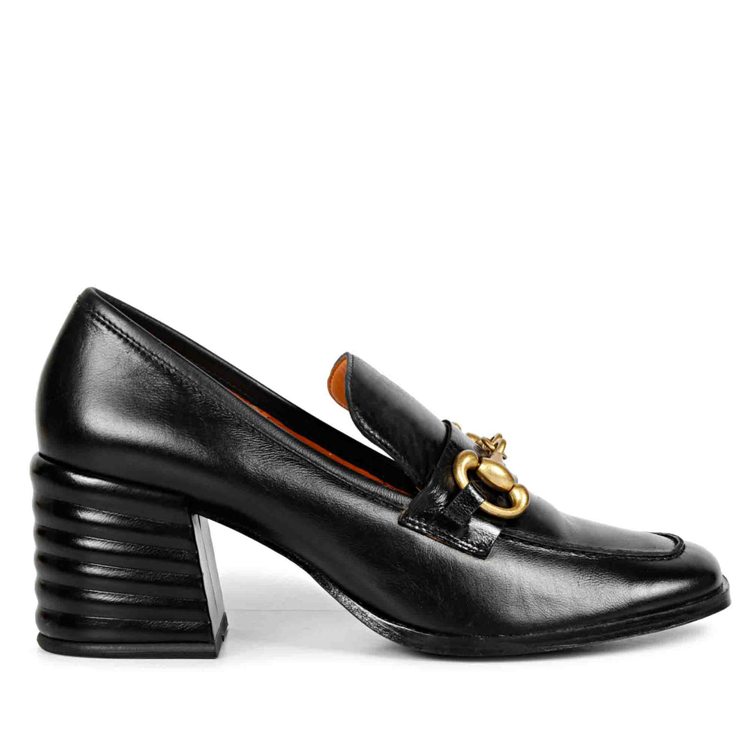 Saint Valentina Black Leather Moccasins: Handcrafted elegance for timeless style. Luxury comfort in every step