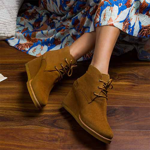 Saint Tesorina Tan Suede Leather Lace-up Wedge Boots