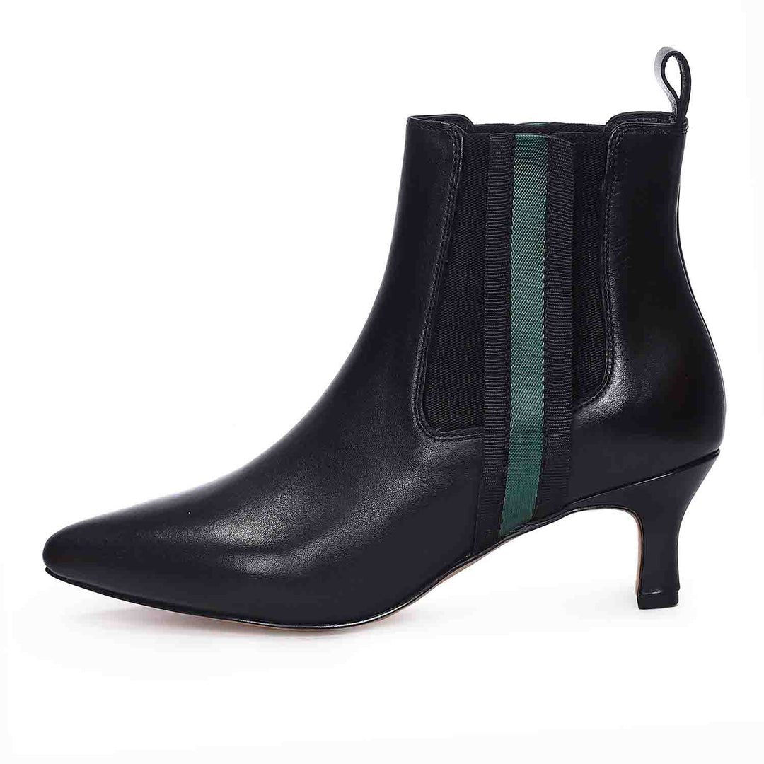 Saint Ashlyn's Black Crust Leather Boots – a stylish and timeless choice